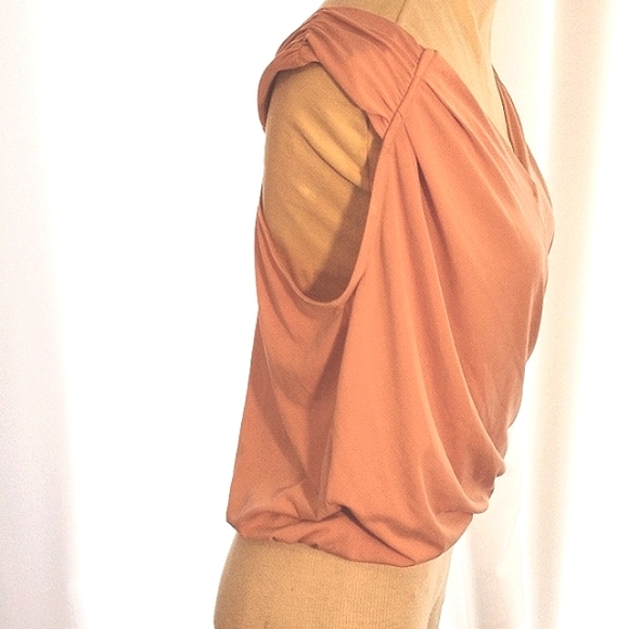 BCBGeneration Summer Top Asymmetrical V-front L Rose Tan color Sz M - Picture 12 of 16